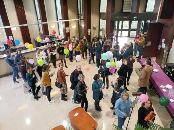 des gens avec des ballons au MIP 2022